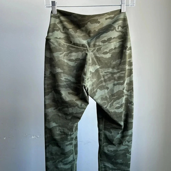 Colorfulkoala Camo Leggings | Camo Print Leggings | Camo | Green Leggings - Picture 3 of 5